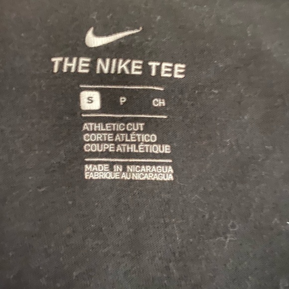 Almost new Nike tee - Picture 4 of 4